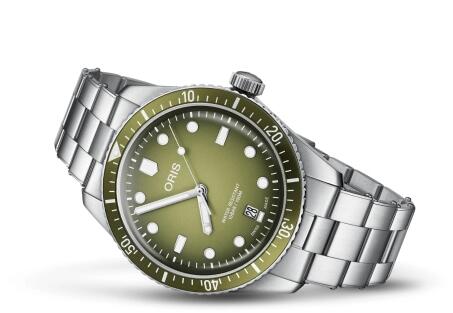 Oris Divers Sixty-Five 40 Stainless Steel Green Replica Watch 01 733 7707 4057-07 8 20 18